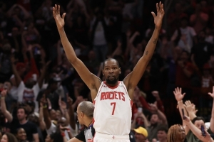 杜兰特：持久力是伟大标志 保持稳定产出比单赛季爆发更难能可贵 - 资讯配图