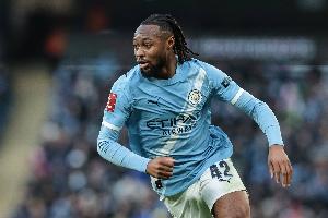 塞梅尼奥：我让因卡皮耶疲于奔命，他染黄后就不断退缩给了我机会 - 资讯配图