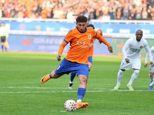 本轮0-4云南玉昆，东体：夺冠？山东泰山还有很长的距离要走 - 资讯配图