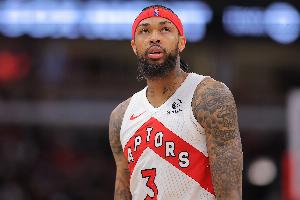 太拉胯了!英格拉姆半场7中1仅拿2分&4失误 正负值-26最低 - 资讯配图