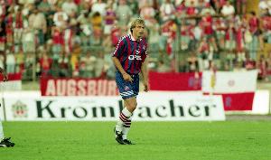 克林斯曼:当年选择加盟拜仁只花了15秒,在热刺根本没机会拿冠军 - 资讯配图