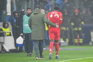 近期频繁受伤!法尔克:曼联有意阿方索·戴维斯,拜仁愿听取报价 - 资讯配图