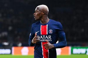 队报:努诺·门德斯在巴黎的比赛中踢左边锋,或与备战利物浦有关 - 资讯配图