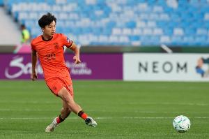 官方：国足补招李扬、李镇全，塞尔吉尼奥、魏震因伤未随队出征 - 资讯配图