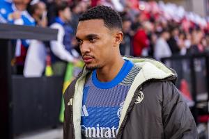 TA:训练迟到20分钟,阿诺德被罚在马德里德比中替补 - 资讯配图