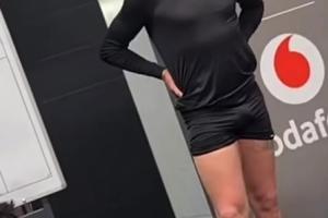 即将结束7年多特生涯!布兰特赛后仅着内裤,在更衣室向全队演讲 - 资讯配图