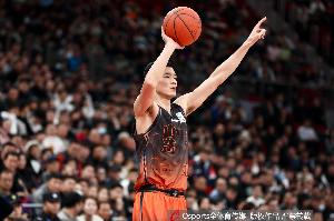 正负值+36最高!陈林坚11中7高效砍下18分 三分6中4 - 资讯配图