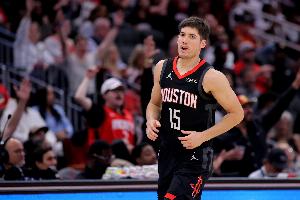 名记:本周火箭取得的最大进展 就是乌度卡将谢泼德放进了首发! - 资讯配图