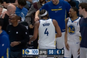 攻防压制！穆迪连续防成弗拉格 桑托斯连续2+1助勇士轰出11-0 - 资讯配图