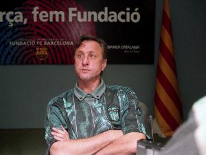 前队友：克鲁伊夫为巴萨带来全新风格 他更像加泰人而不是荷兰人 - 资讯配图