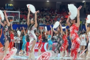 上海豪取10连胜高居联盟第1！队记分享上海主场啦啦队表演 - 资讯配图