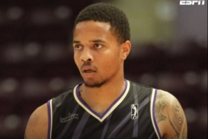 2017年的NBA状元秀!Shams:富尔茨和猛龙签约10天短合同 - 资讯配图