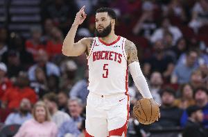 乌度卡：范弗里特目前只能进行无对抗训练 本赛季基本无缘回归 - 资讯配图