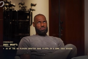 只剩35人！詹姆斯：里夫斯同届被选中的人 肯定很多都不在联盟了 - 资讯配图