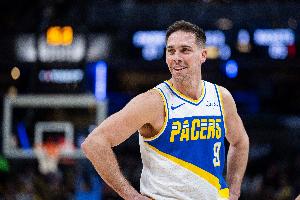 你是真滴稳!麦康纳替补20分钟 6投全中拿到13分6助1断 - 资讯配图