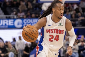 相当不错!詹金斯本赛季11场首发场均贡献15分7助攻 - 资讯配图