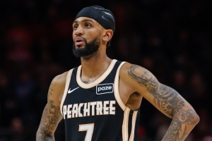 亚历山大-沃克:我的职业态度源于家人影响 她们每天都在坚持工作 - 资讯配图