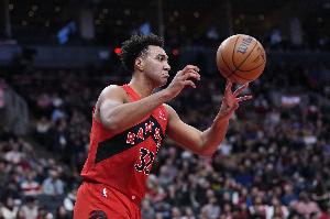 致敬周琦？TJD第四节两度制造犯规获得罚球 连续四罚不中 - 资讯配图