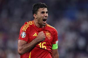 回归西班牙队！马卡：罗德里是第一队长，如何搭配苏维门迪是考验 - 资讯配图