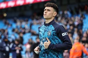 鲁尼:福登在决赛最后时刻替补像是被施舍,为他感到难过 - 资讯配图