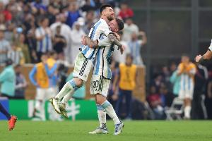 麦卡利斯特:和梅西一起踢球总是非常美妙 很遗憾欧美杯被取消了 - 资讯配图