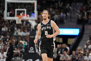 奥利尼克:马刺热火在心智比赛态度上相似 后者注重体能力量训练 - 资讯配图