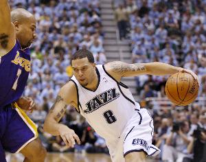 德隆谈KG称联盟像娱乐秀:理解他的观点 现在的球员更关注其形象 - 资讯配图