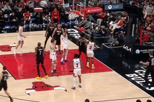 持续低迷！谢泼德打不进防不住 杜兰特继续失误 - 资讯配图