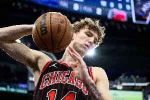 关键先生！布泽利斯16中8&三分9中5拿23分 关键5分+造KD进攻犯规 - 资讯配图