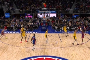 连珠炮！詹金斯左右开弓连续三分命中 帮助活塞领先湖人10分 - 资讯配图