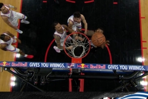 误判？庄神补扣被吹干扰球 回放显示完全没有问题 - 资讯配图