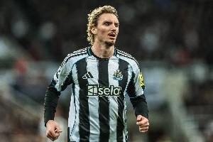 突然哑火！沃尔特马德近22场仅入1球，纽卡7500万引进现改踢中场 - 资讯配图