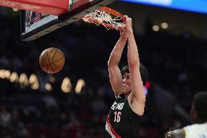 【菜鸟】杨瀚森9分钟4分3板 贝利37分埃奇库姆35分 弗拉格32分9助 - 资讯配图