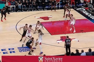 不在状态！谢泼德随意传球遭对手抢断 随后三分出手也不中 - 资讯配图