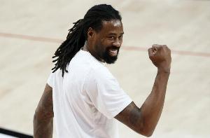 里弗斯:快船最先该退役麦卡杜和小乔丹的球衣 其他人先靠后 - 资讯配图