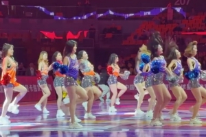 WCBA全明星周末在西安落幕！媒体人分享啦啦队精彩表演 - 资讯配图