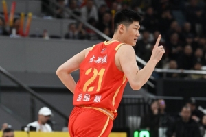 CBA大基本功！胡金秋15中13超高效砍下32分5板2助2断 - 资讯配图