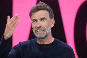 克洛普:我绝不会评价纳帅排兵布阵,真有问题就去找穆勒让他说 - 资讯配图