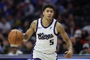 国王队记:克利福德遭遇中足扭伤将至少缺席一周 海斯每日观察 - 资讯配图