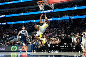 美记:听说穆迪遭遇左膝髌腱撕裂 将缺席赛季剩余所有比赛 - 资讯配图