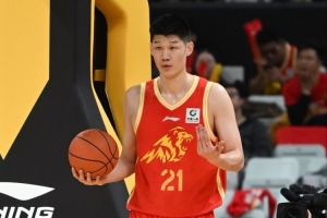 太猛了!胡金秋半场13分钟11中9高效砍下22分4板2断 次节独得18分 - 资讯配图