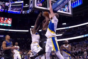 关山难越！班凯罗强攻篮下绝平遭封盖 魔术2分惜败 - 资讯配图