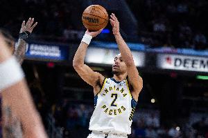 控场太稳了!内姆哈德9中5拿下13分7板14助 5次犯规 - 资讯配图