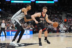 几家欢喜几家愁~火箭爆冷不敌公牛 马刺锁定西南赛区冠军 - 资讯配图