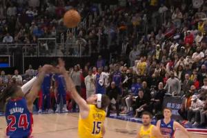 你来我往好生精彩里夫斯单挑反超！詹金斯单挑后仰再反超！ - 资讯配图