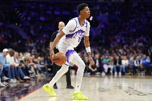 有球权也能打！贝利半场7中4&三分3中2砍18分 罚球8中8&精彩劈扣 - 资讯配图