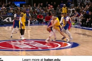 这也吹回场？里夫斯中线附近遭遇夹击被吹回场违例 - 资讯配图