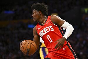 最后登场太晚了！霍勒迪21分钟正负值+22冠绝全场 拿到3分3助2断 - 资讯配图