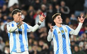 阿尔瓦雷斯:当然想照常踢欧美杯 老将们为国家队做出巨大贡献 - 资讯配图