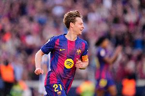 每体:德容踏上训练场进行单独训练,有望欧冠1/4决赛对阵马竞 - 资讯配图